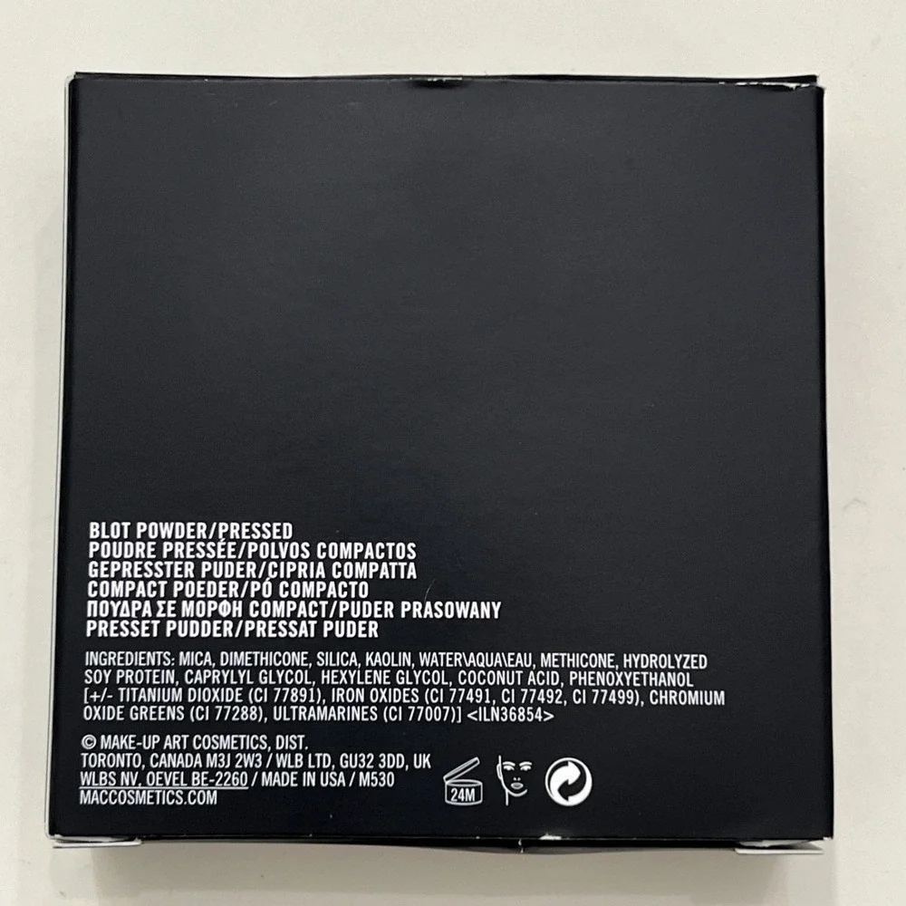 MAC - BLOT POWDER/PRESSED - LIGHT (NIB)